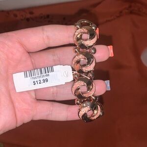 Rose gold bracelet with hints of pink silver. Hypoallergenic !